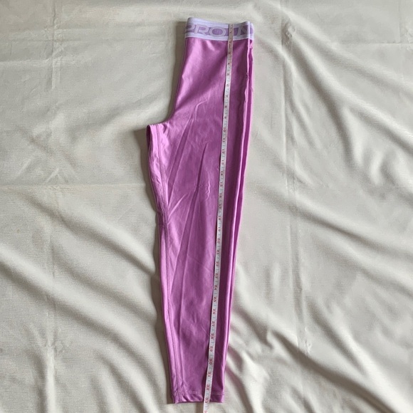 Nike women’s Lilac Leggings - Picture 7 of 9